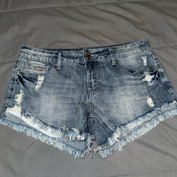 Shorts - Picture 1 of 3